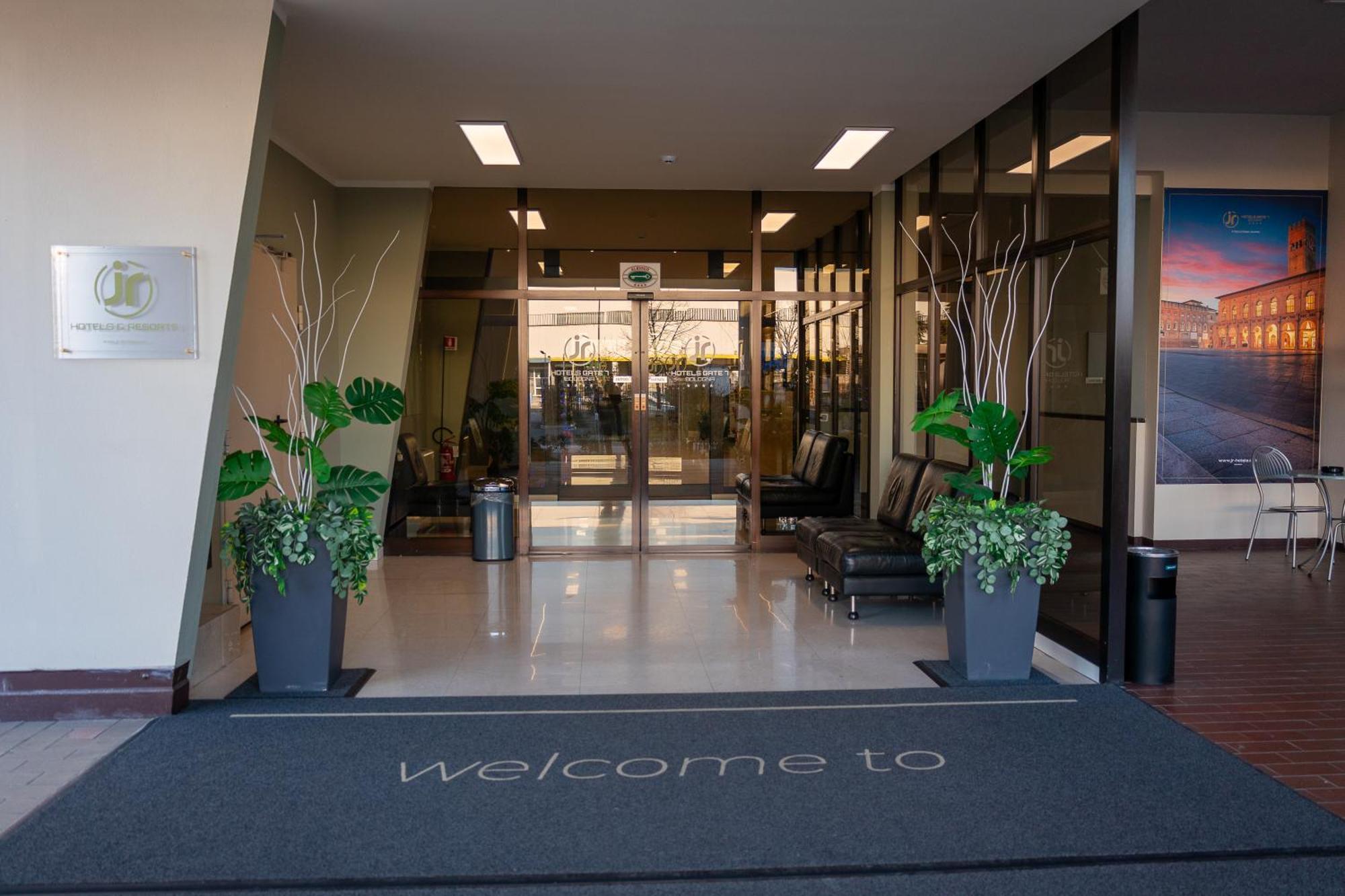 Jr Hotels Gate 7 Bologna Кальдерара-ди-Рено Экстерьер фото